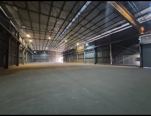 1,500M² WAREHOUSE TO LET IN GOSFORTH PARK